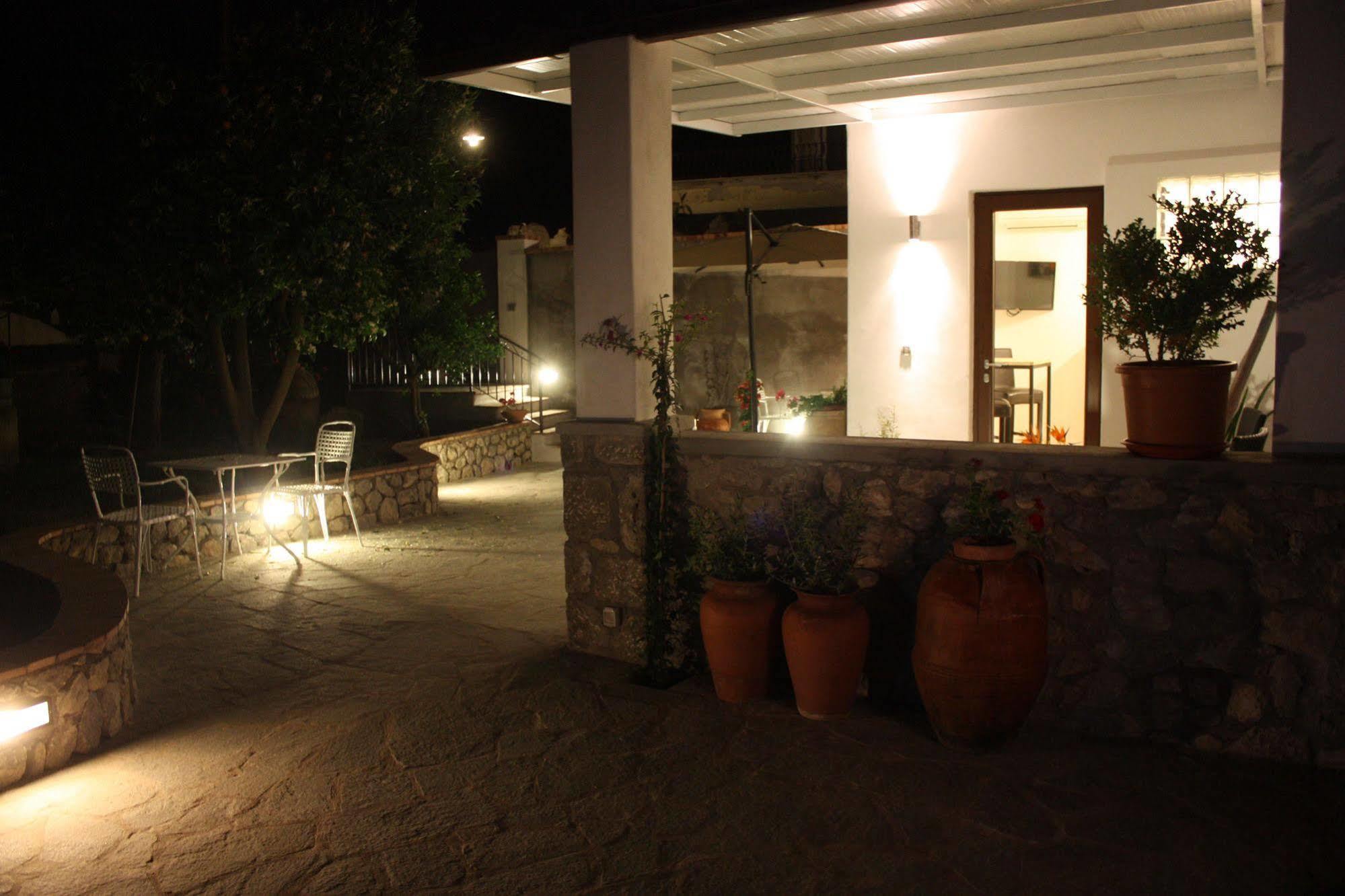 B&B Casetta Minghitto Ανακάπρι Εξωτερικό φωτογραφία